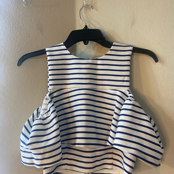 White and blue striped ruffled crop top top size XS by J.O.A - Picture 4 of 8